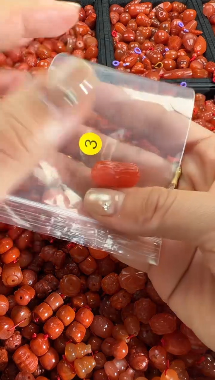 【闪购商品】南红玛瑙颈饰未镶嵌1