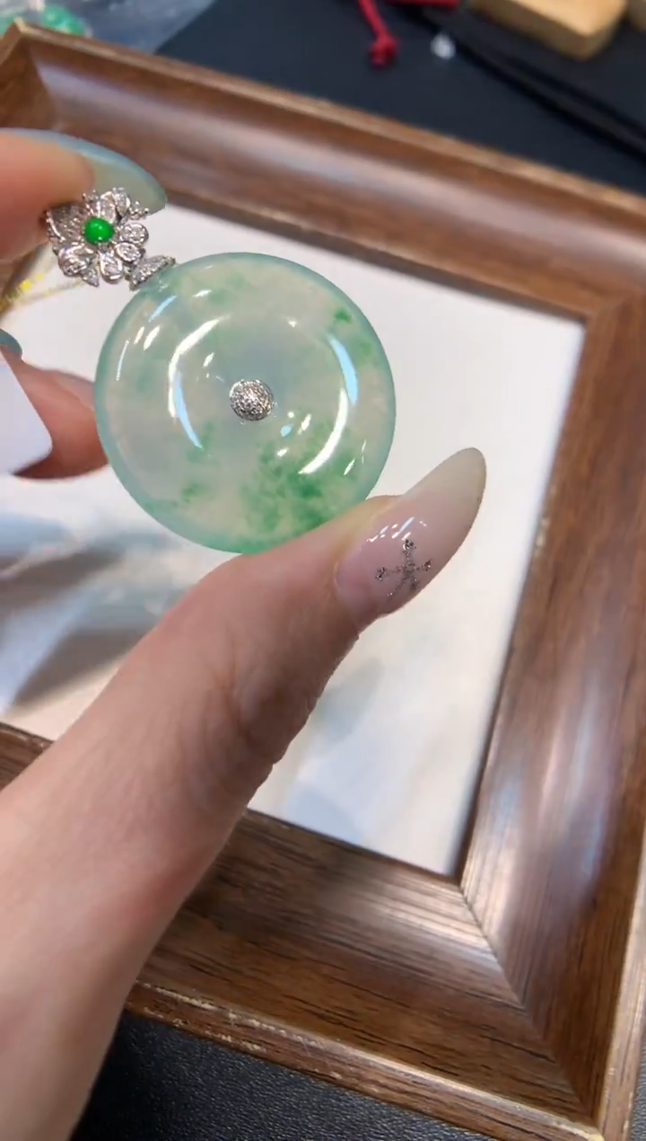 吊坠(不含链)18K金镶嵌翡翠平安扣