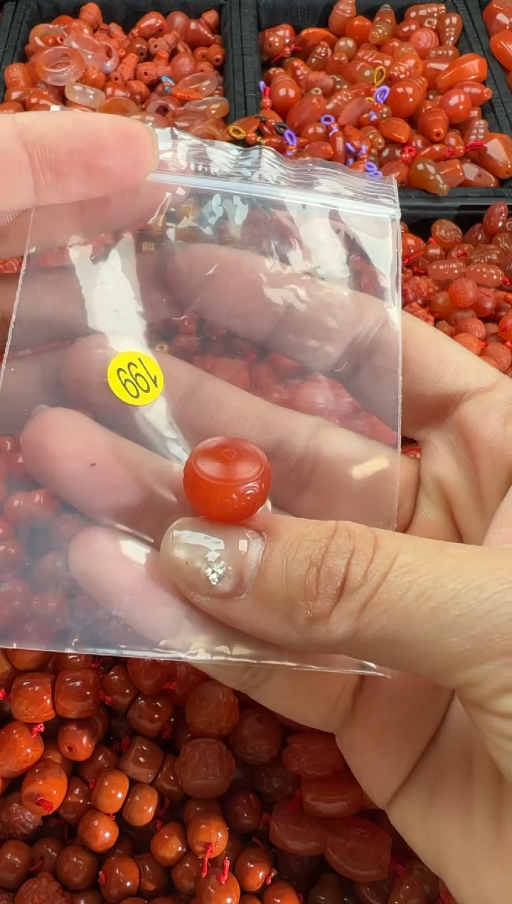 【闪购商品】南红玛瑙颈饰未镶嵌1