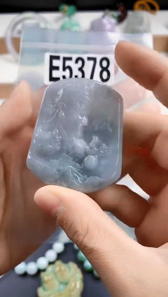 颈饰未镶嵌翡翠天然翡翠吊坠挂件