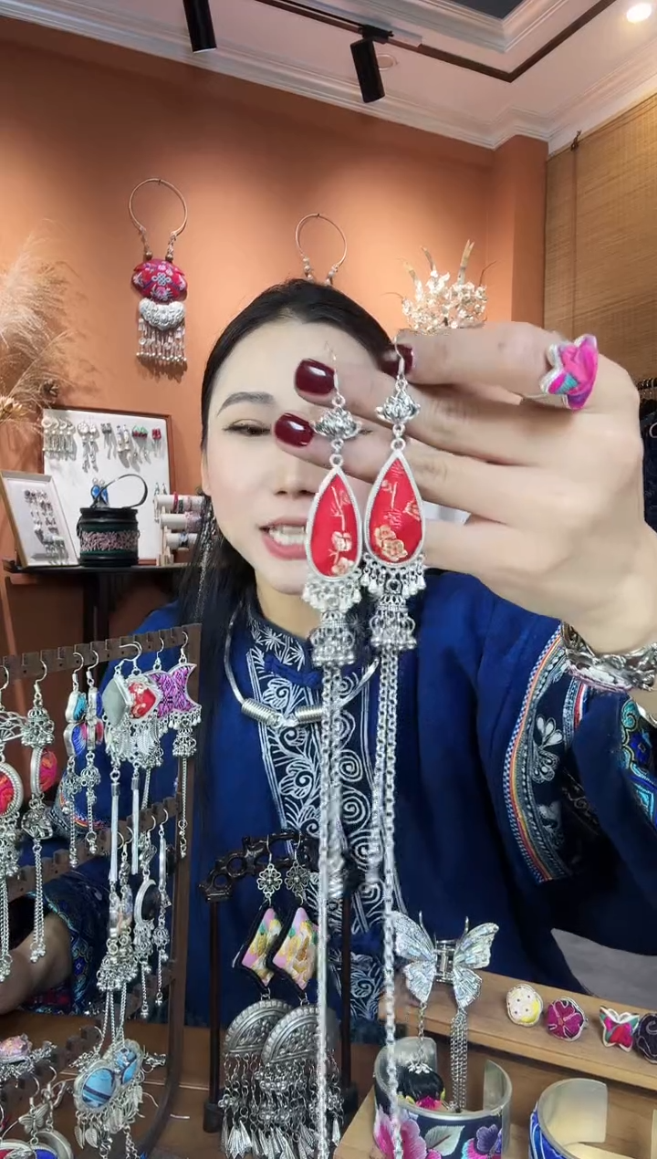 【闪购商品】刺绣纯手工民族风耳环