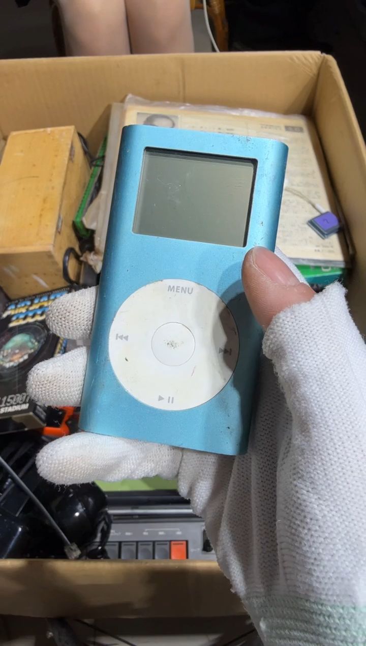 8新谁*我 632   中古商品，瑕疵品，不保好坏。