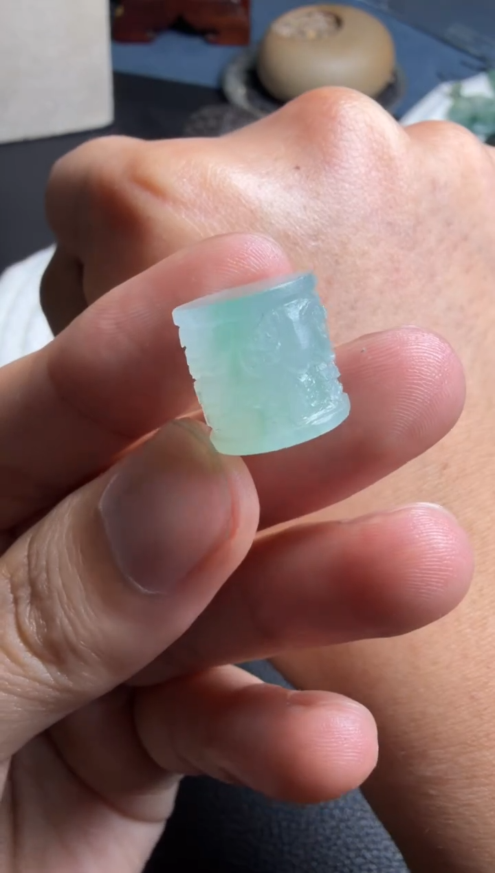 未镶嵌定制翡翠...