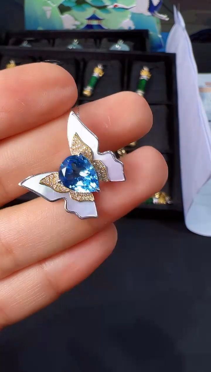 【闪购商品】托帕石颈饰18K金镶嵌吊坠