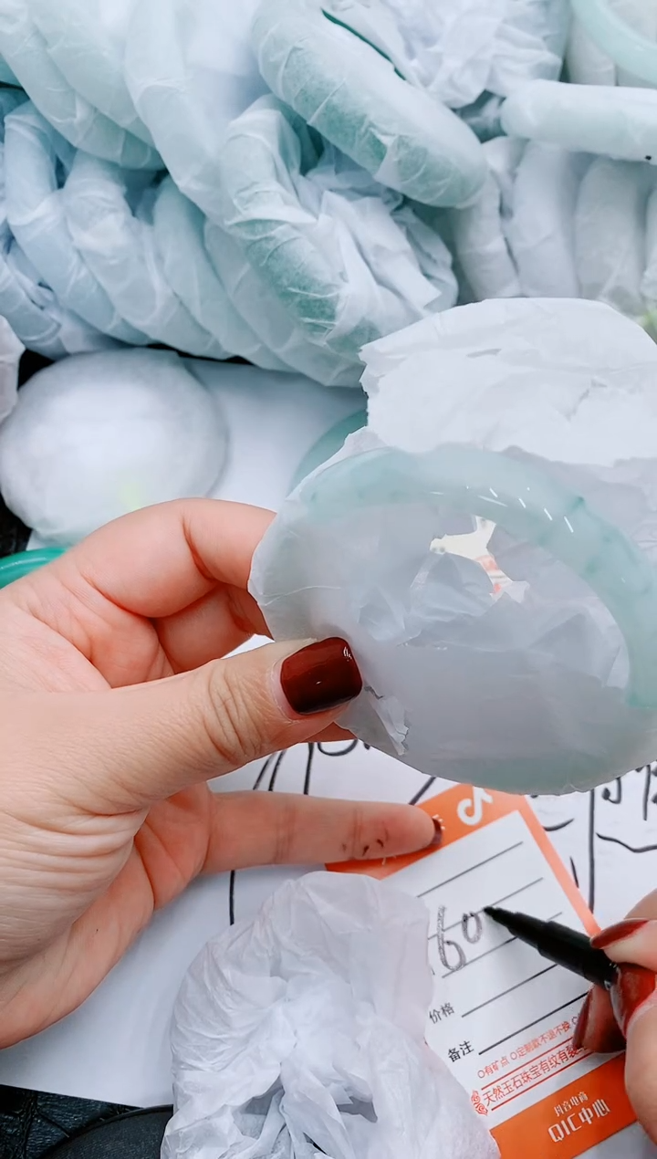 【闪购商品】石英质玉手镯未镶嵌P227-60/61