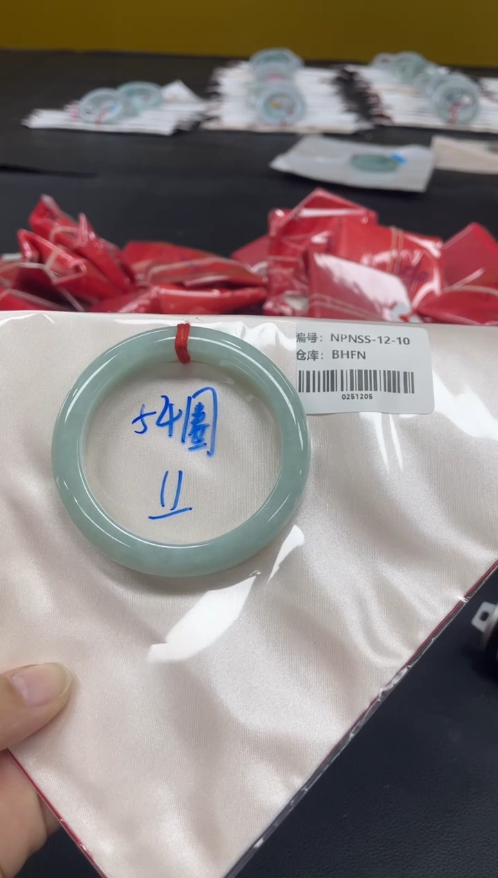 未镶嵌手镯翡翠翡翠手镯