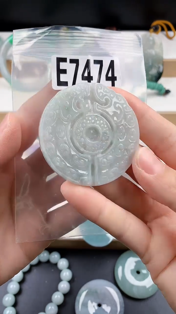 颈饰未镶嵌翡翠天然翡翠吊坠挂件