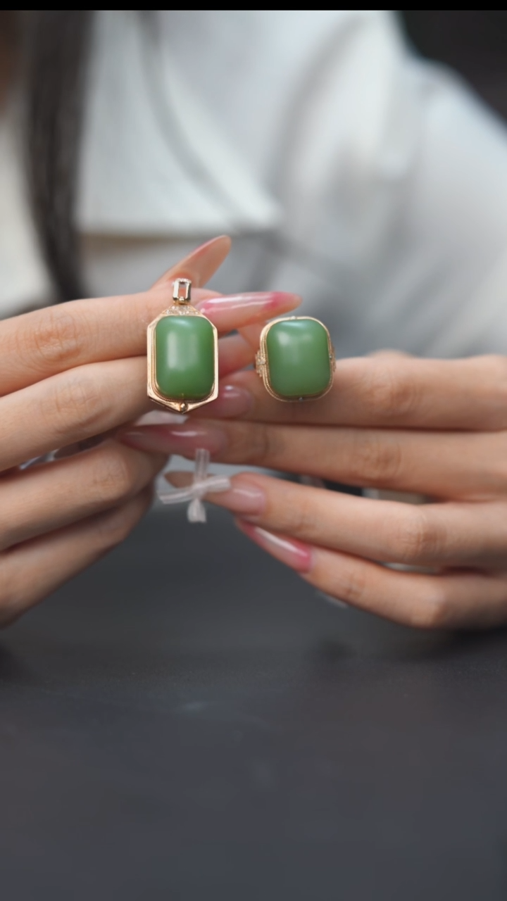 颈饰18K金镶嵌和田玉碧玉粉绿无事牌戒指（15号）套组