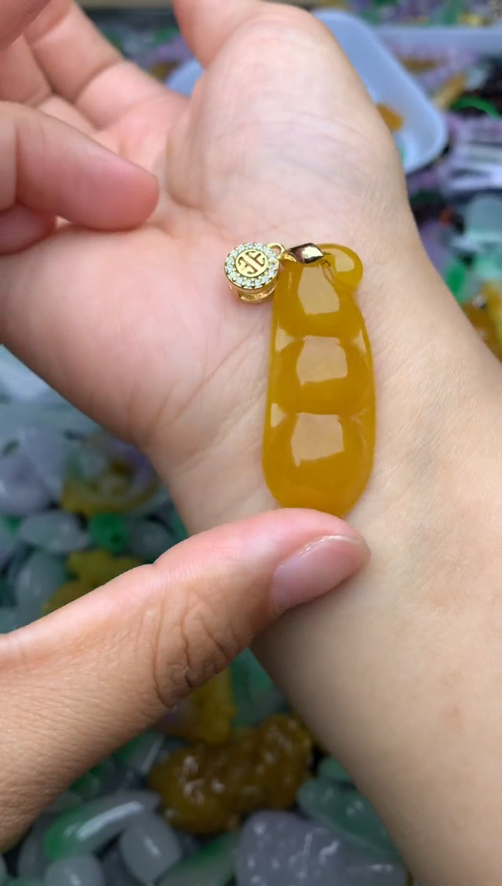 颈饰未镶嵌翡翠天然缅甸翡翠吊坠