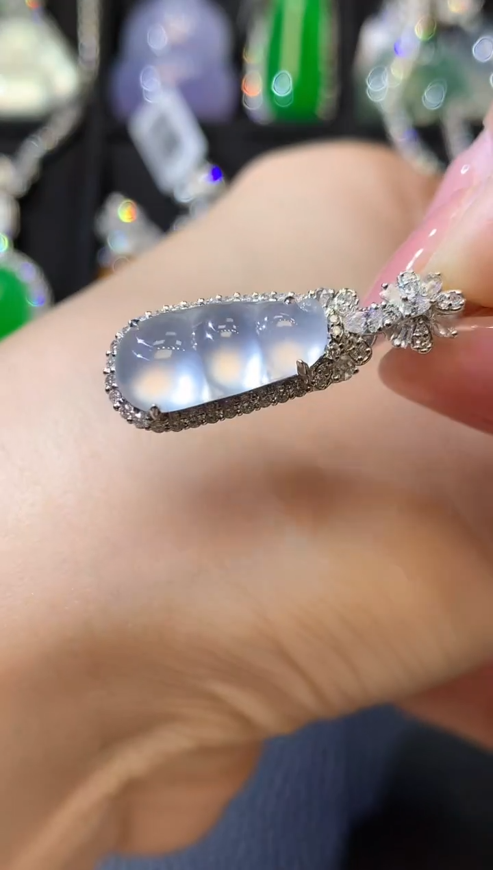 【闪购商品】翡翠吊坠(不含链)18K金镶嵌D25