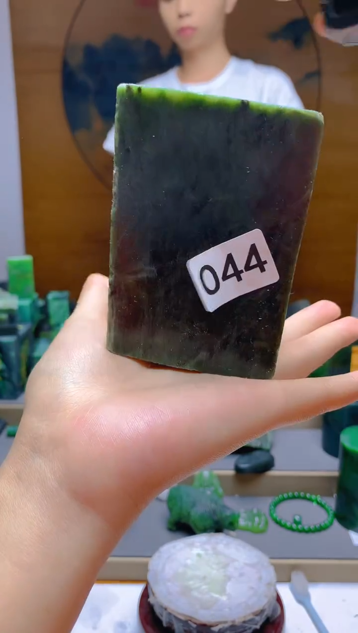 和田玉（碧玉）未镶嵌珠宝半成品1