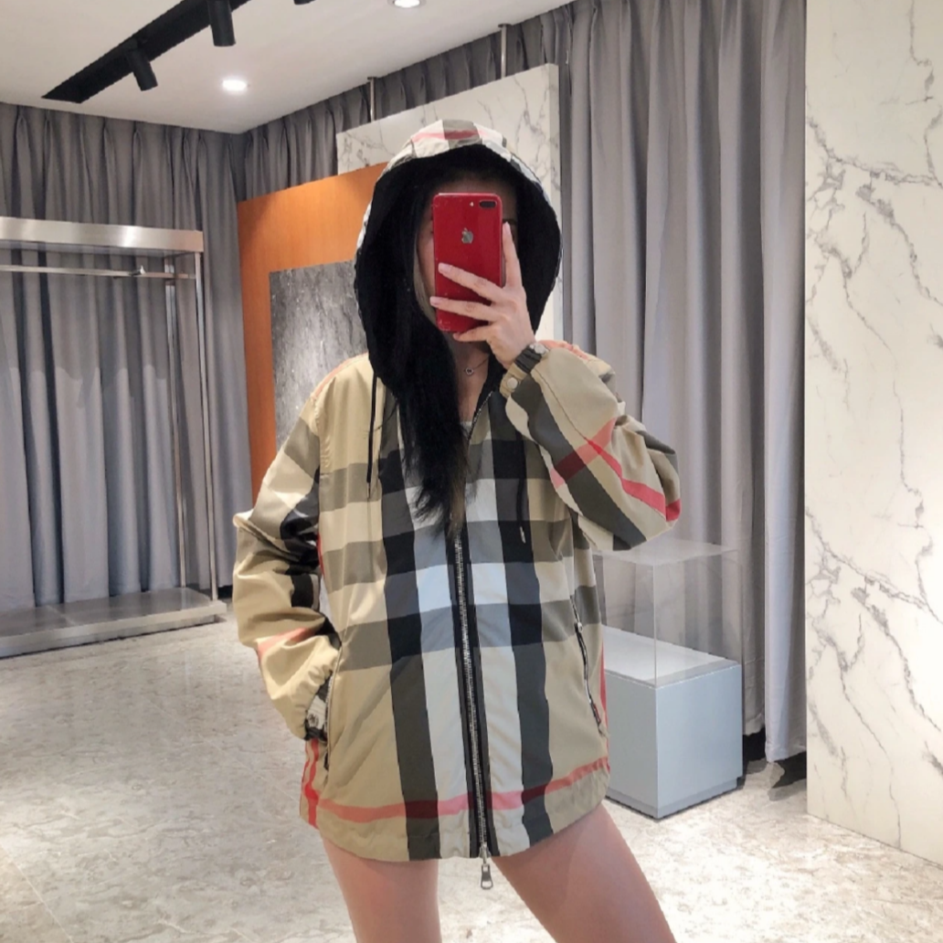 99新 BURBERRY/博柏利 汤/P215664739/经典大格纹拉链风衣