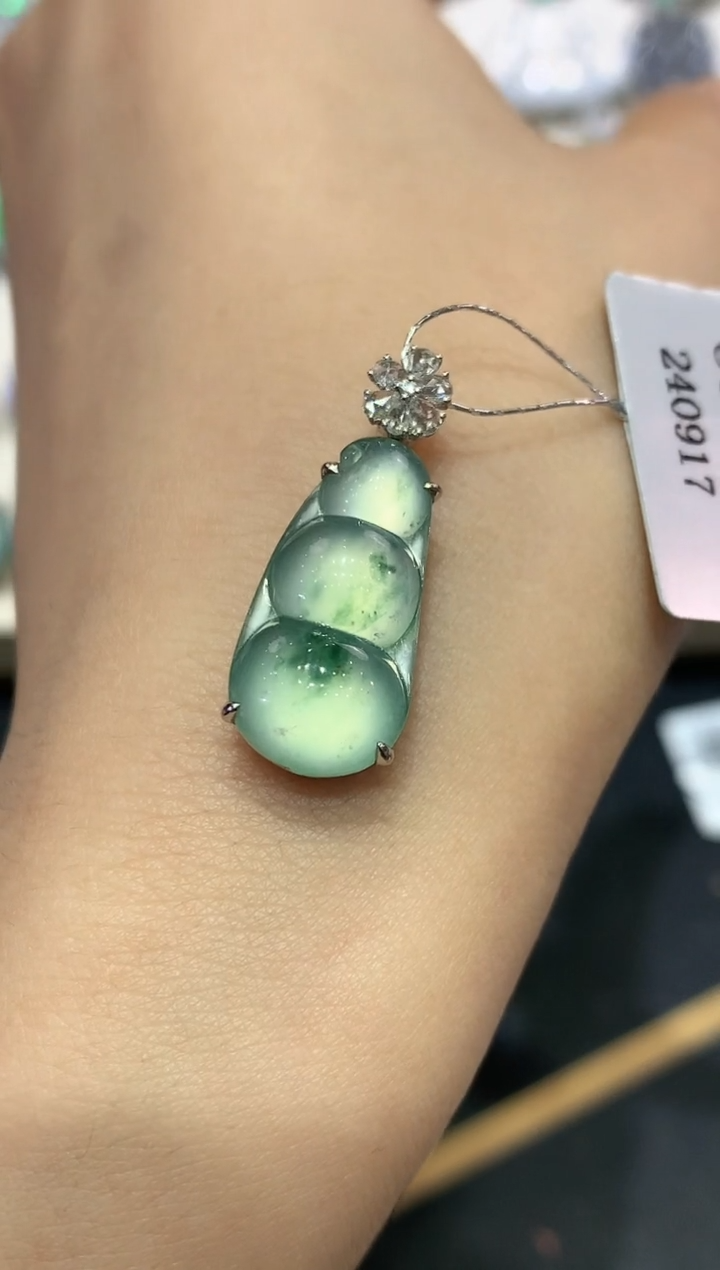 【闪购商品】翡翠吊坠(不含链)18K金镶嵌 D17
