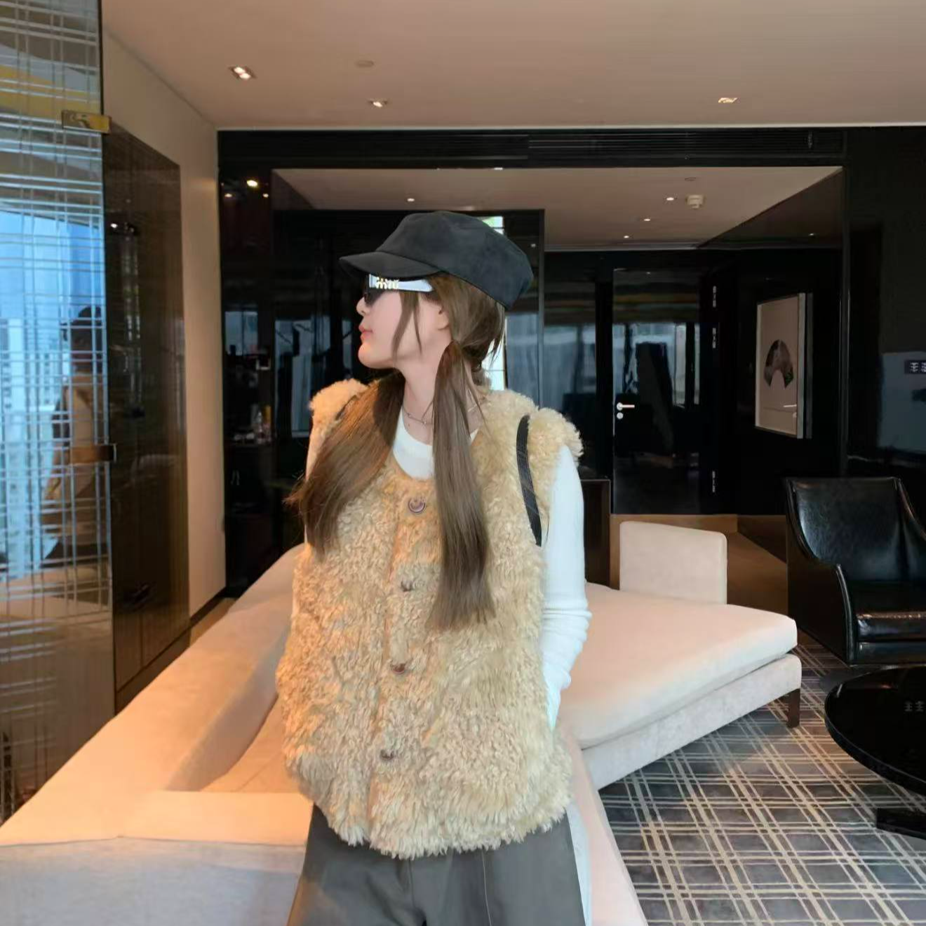 ⌜欧尼万搭王⌟   韩单绒绒马甲女士百搭上衣加厚外套马夹-5518