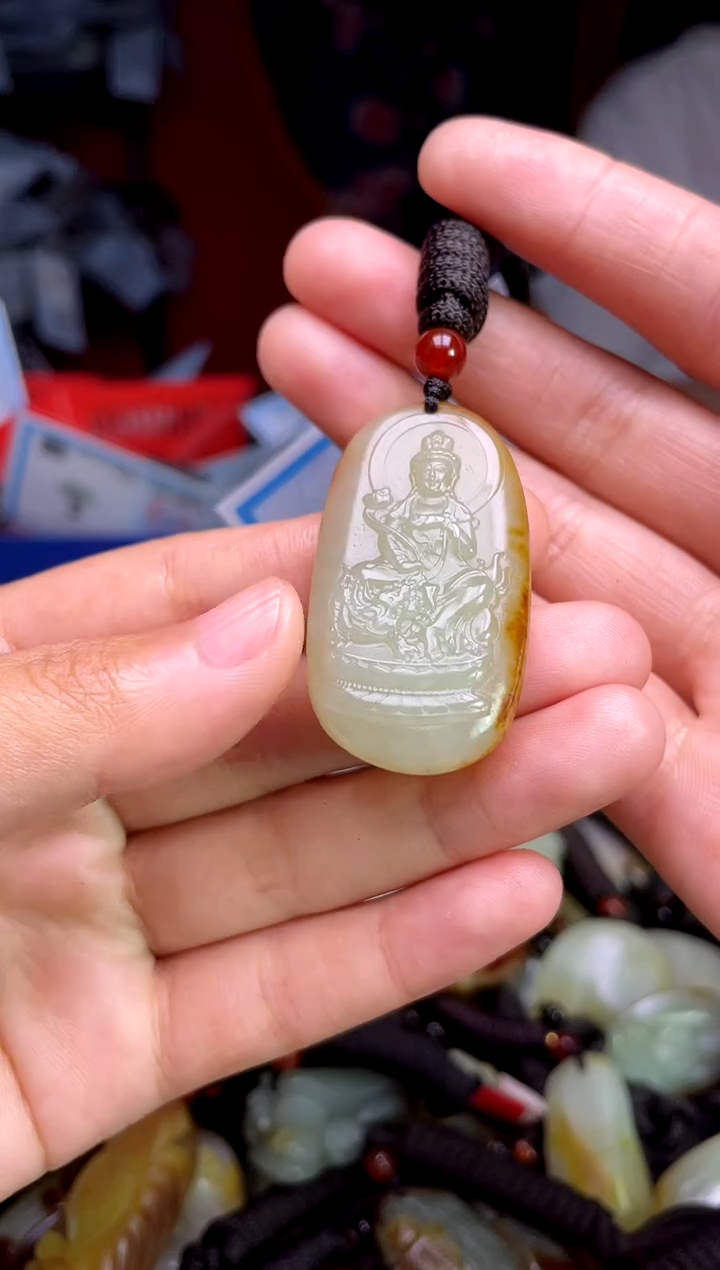 和田玉未镶嵌颈饰1