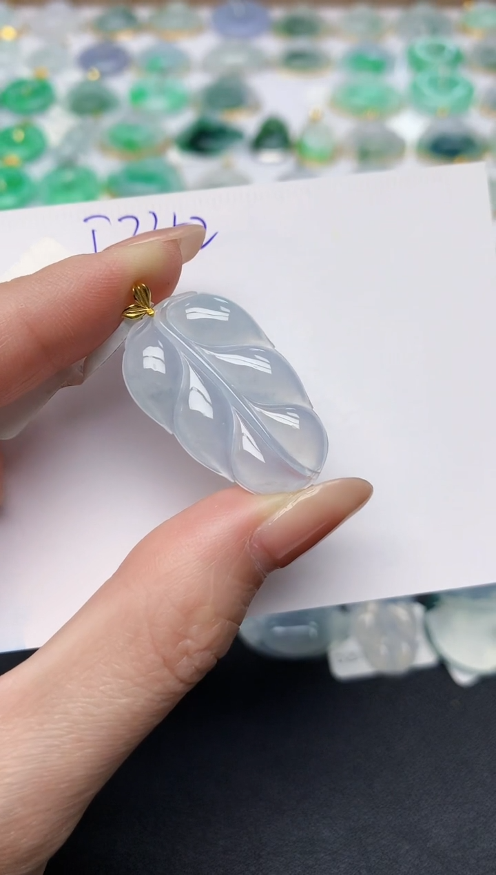 颈饰18K金镶嵌翡翠天然缅甸A货翡翠百元以上9元证书费自理