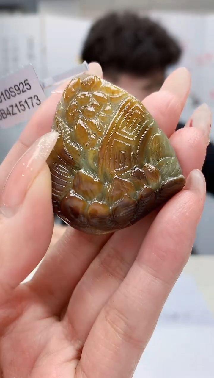 【闪购商品】定制翡翠未镶嵌4688MM-毛货挂件108