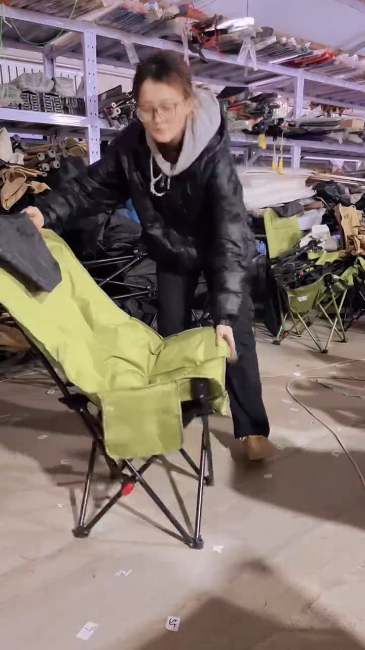 铁U型   加棉  高背  颜色随机