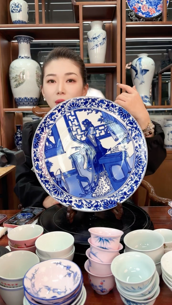 A42景德镇黛玉赏春图赏盘一只