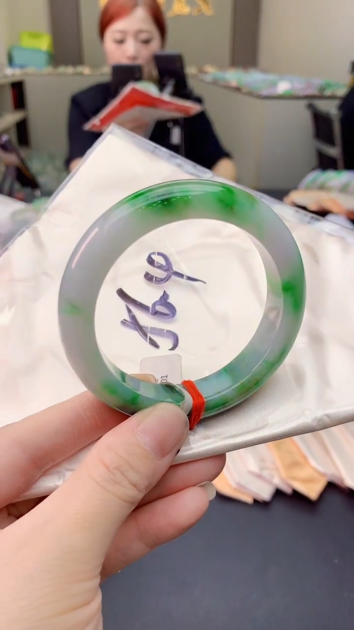 翡翠手镯未镶嵌0063304389