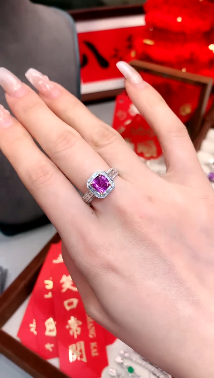 【闪购商品】彩色蓝宝石戒指18K金镶嵌1.88ct/天然宝石/七天无理由