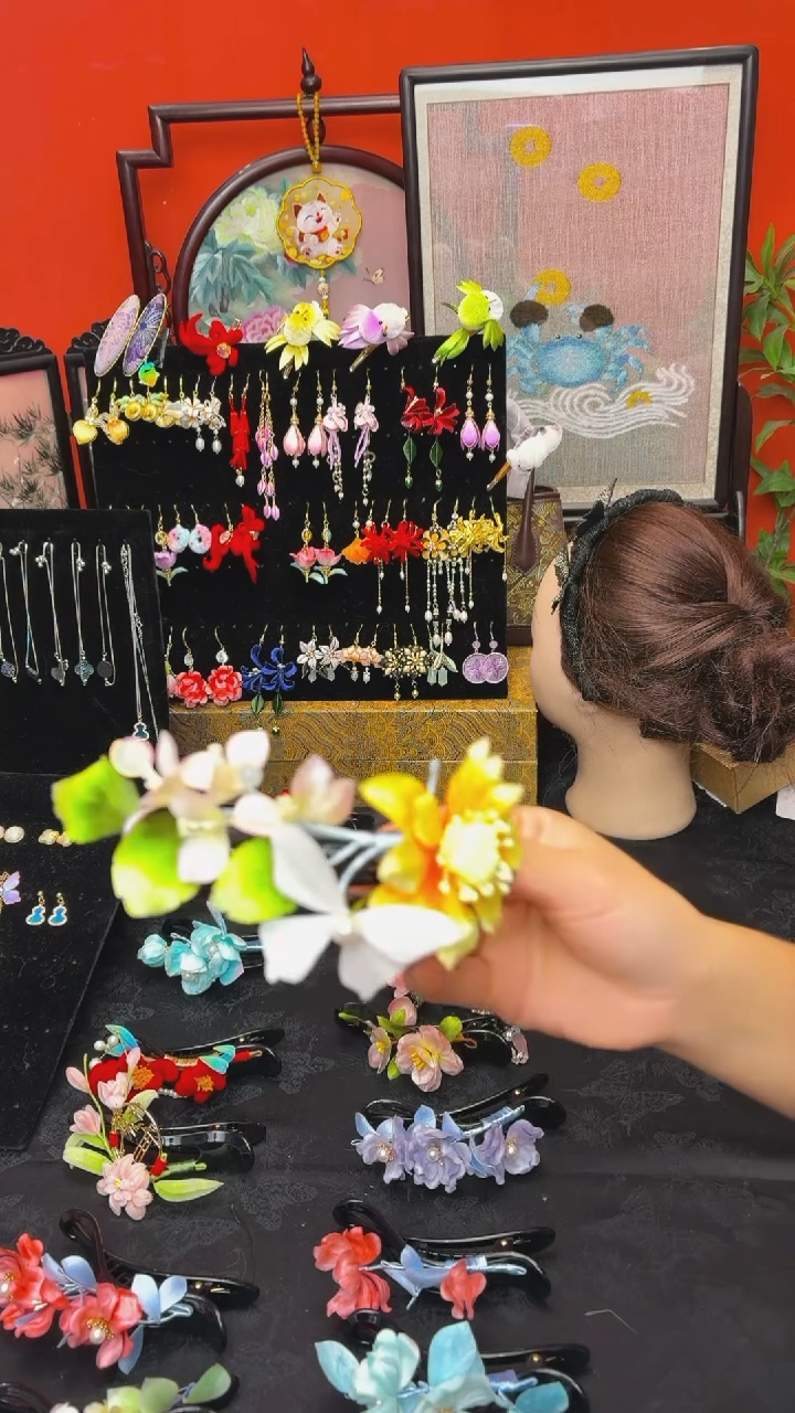 刺绣非遗绒花苏绣饰品