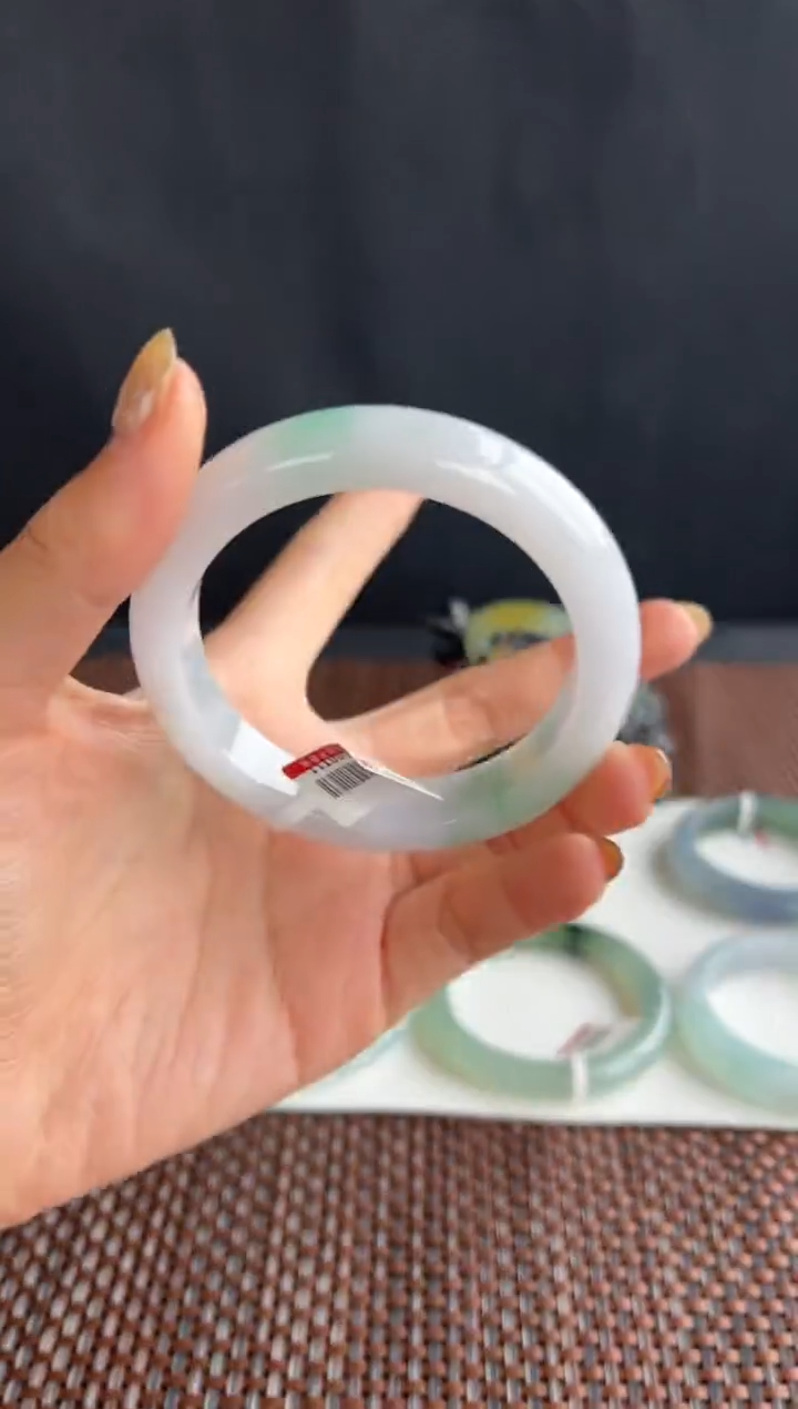 【闪购商品】翡翠手镯未镶嵌20号56.8*12.6*8.8