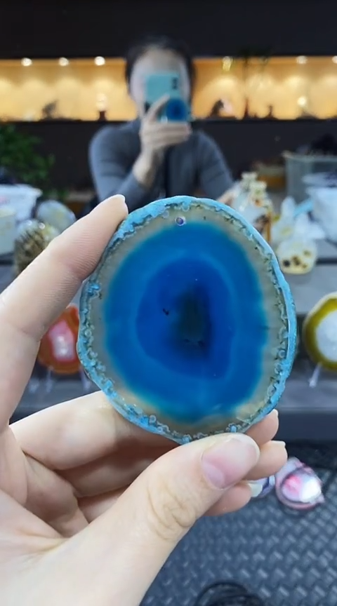 未镶嵌颈饰玛瑙/玉髓梅?玛瑙
