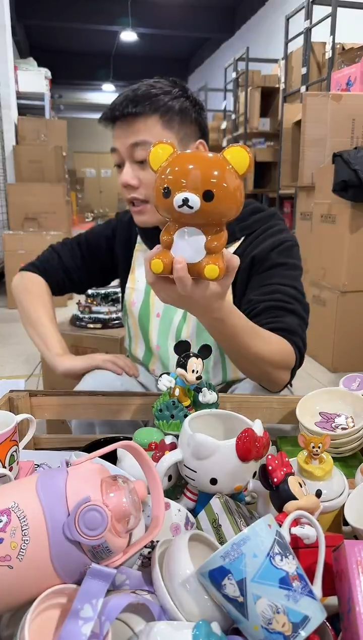 瓷片棕色轻松熊钱罐