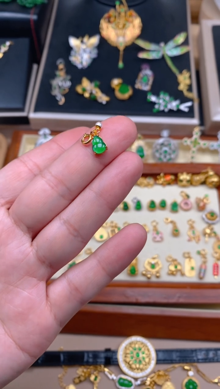 【闪购商品】翡翠吊坠(不含链)银S925镶嵌葫芦