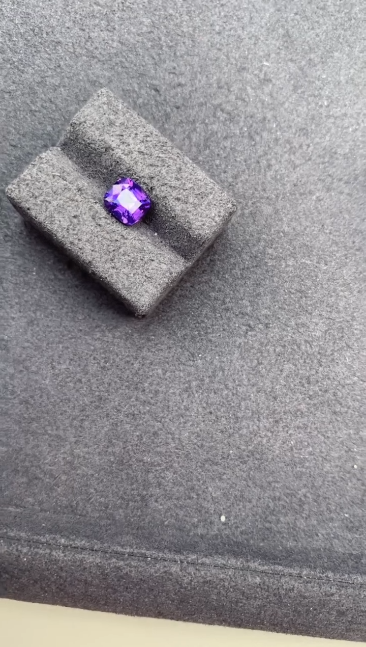 【闪购商品】彩色蓝宝石裸石未镶嵌2ct无烧紫蓝宝