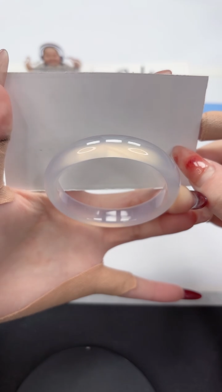 【闪购商品】石英质玉手镯未镶嵌A165-54