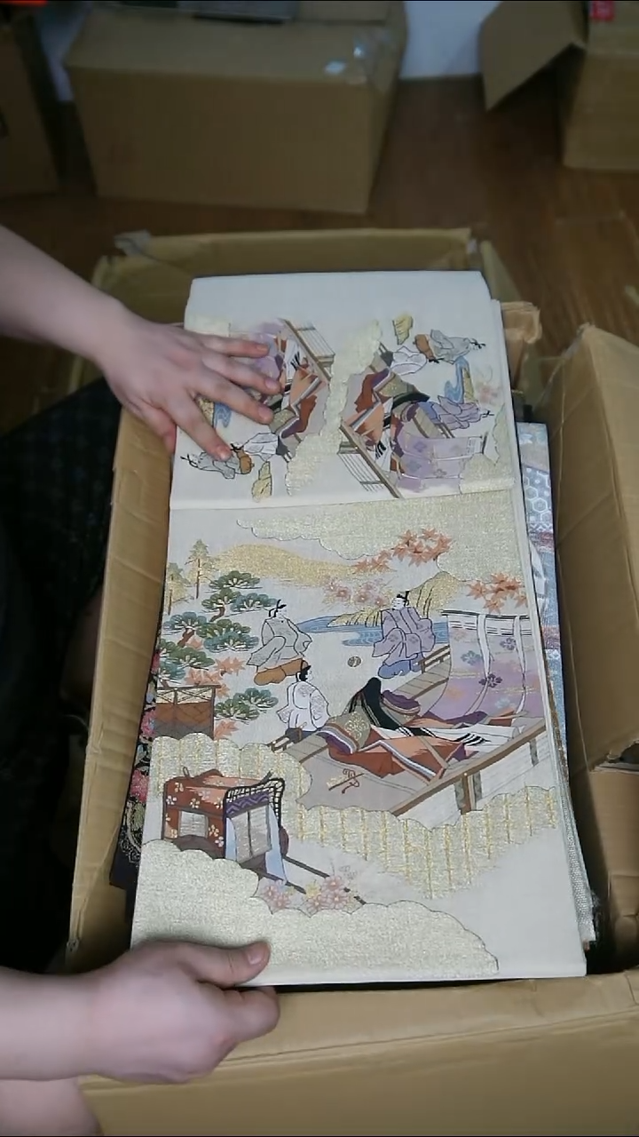 织绣织锦13两通捻金底明缂丝