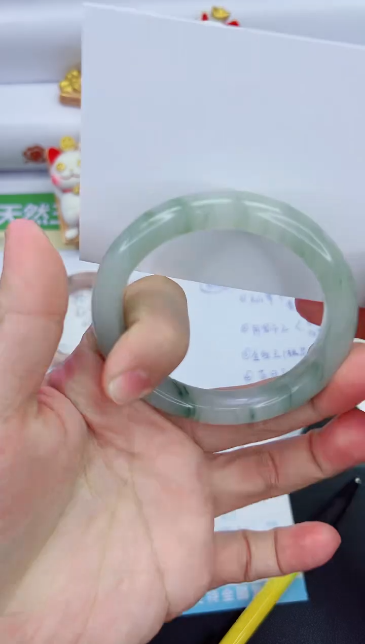 【闪购商品】石英质玉手镯未镶嵌854-56.5