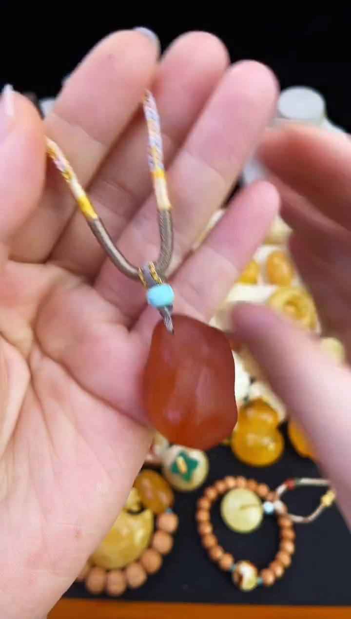 琥珀未镶嵌珠宝奇石柒月