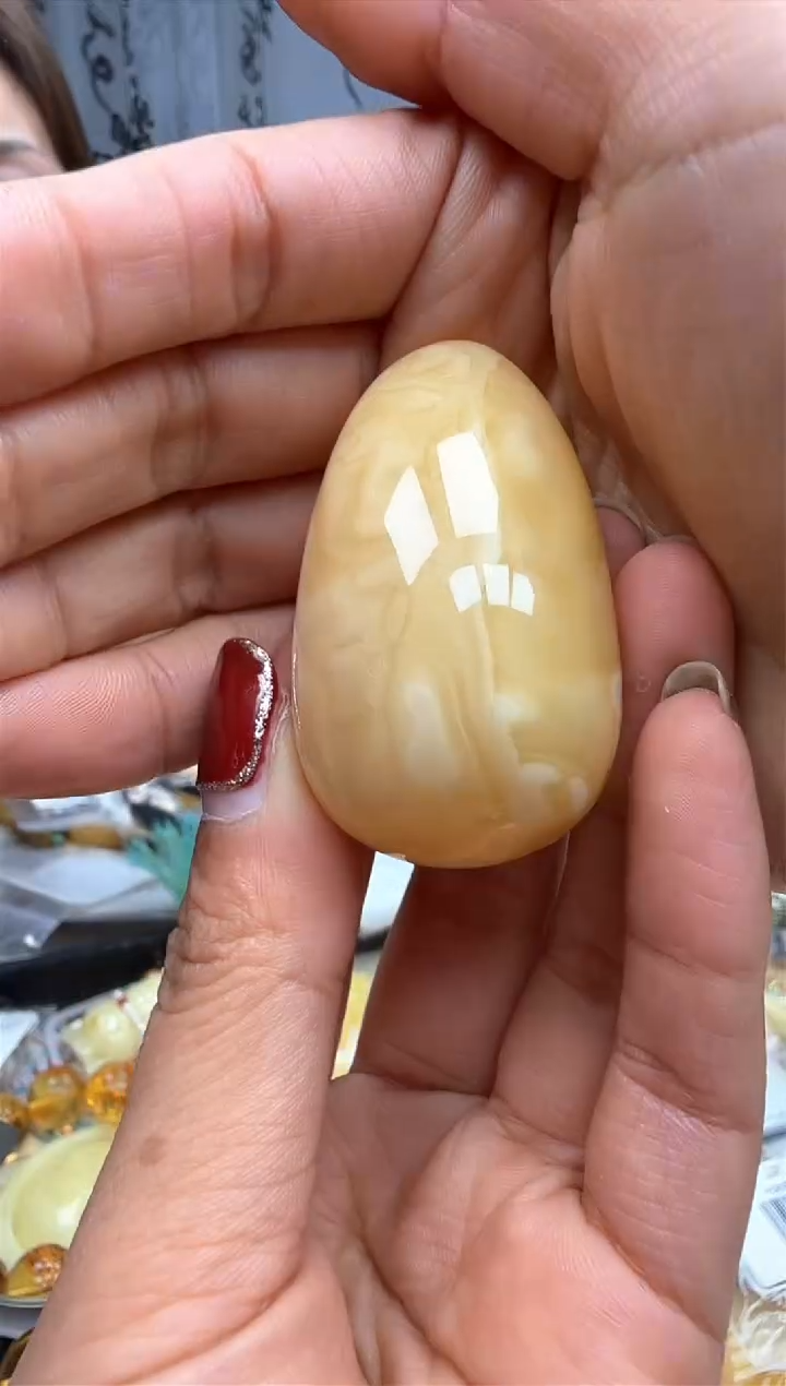 【闪购商品】琥珀裸石未镶嵌挂坠