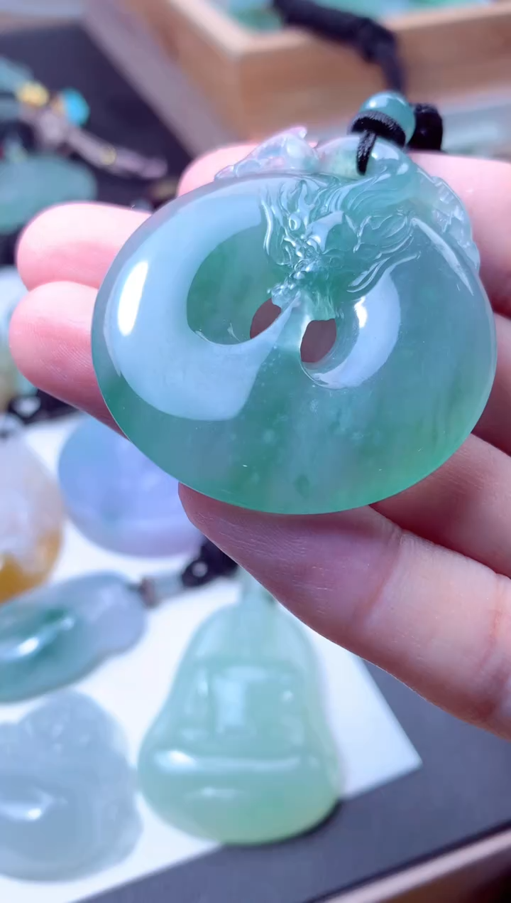 颈饰未镶嵌翡翠天然A货翡翠