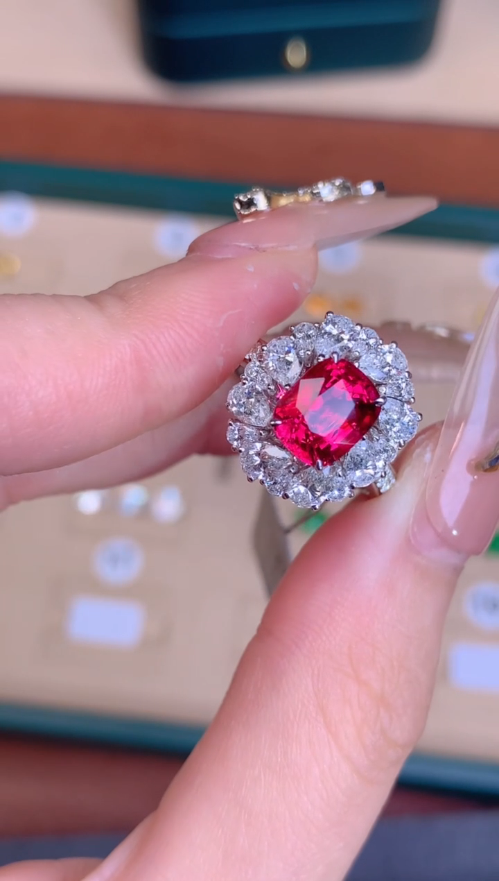 【闪购商品】尖晶石戒指18K金镶嵌2.31CT  绝地武士