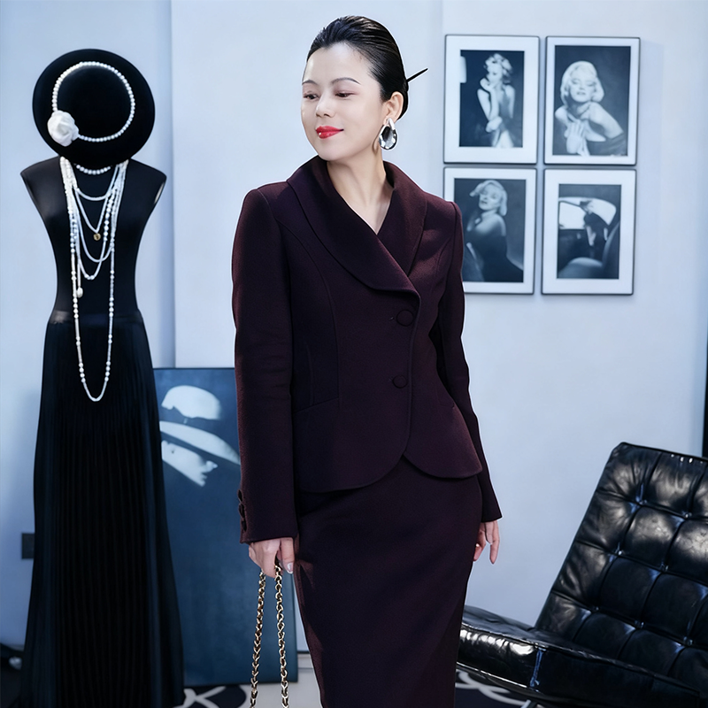 【精选】柏林之吻羊毛呢上衣 MNQ240901