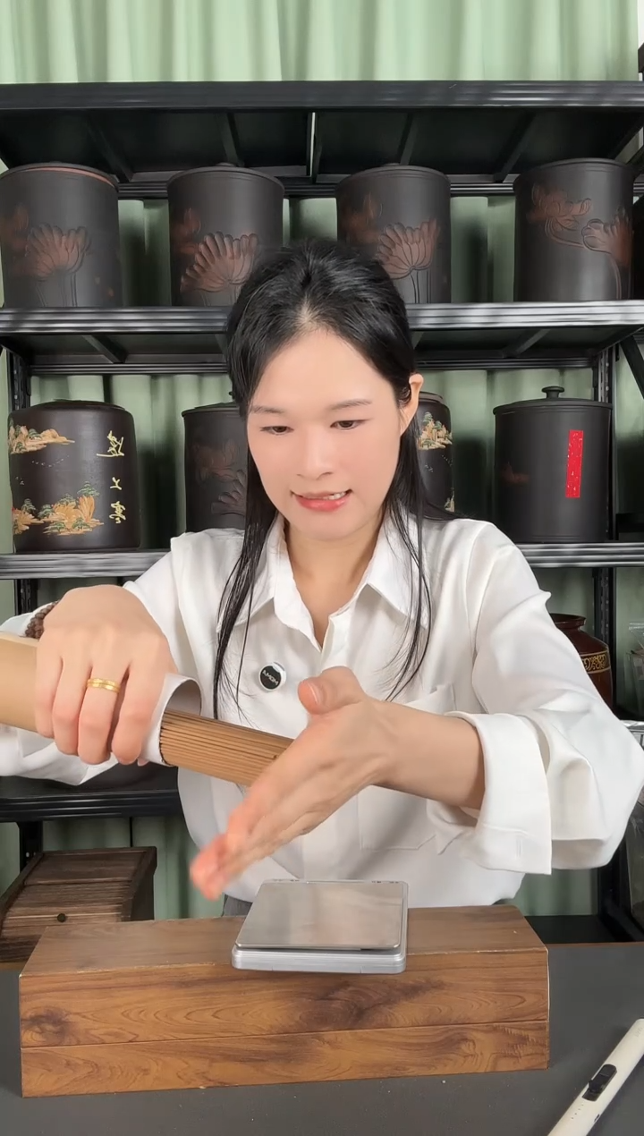 香港虫漏+芽庄虫漏沉香线香5克