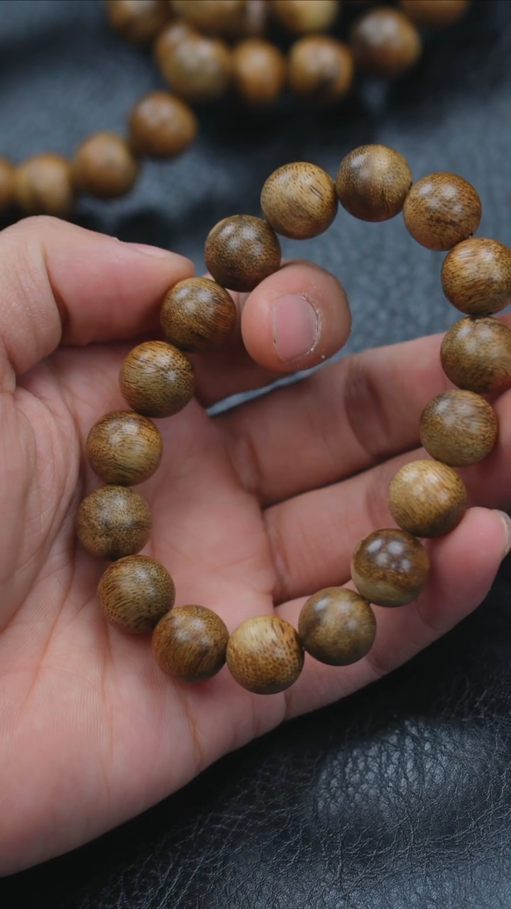 【闪购商品】沉香木手串越南大叻1.2单圈多样性发一