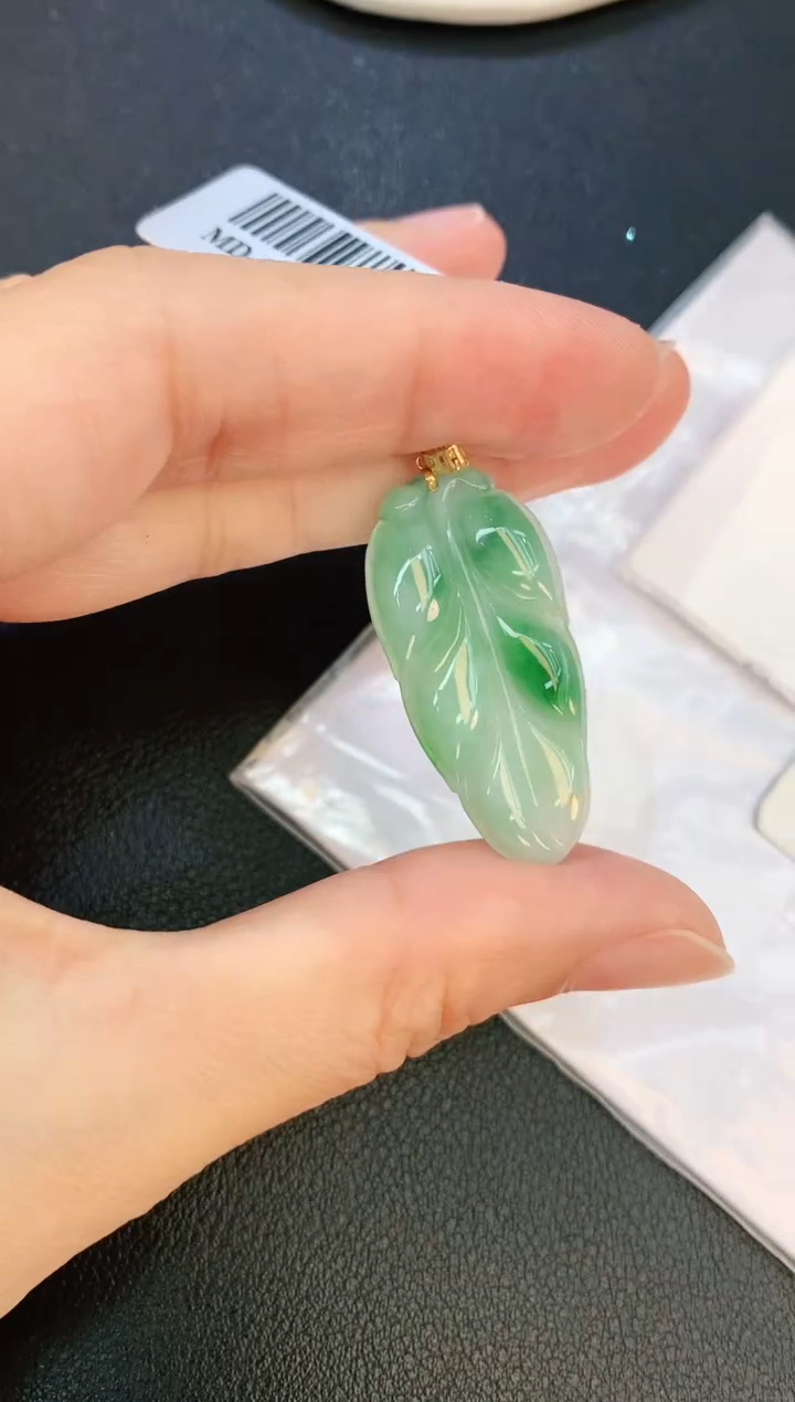 翡翠18K金镶嵌颈饰赠礼盒证书 麦麦