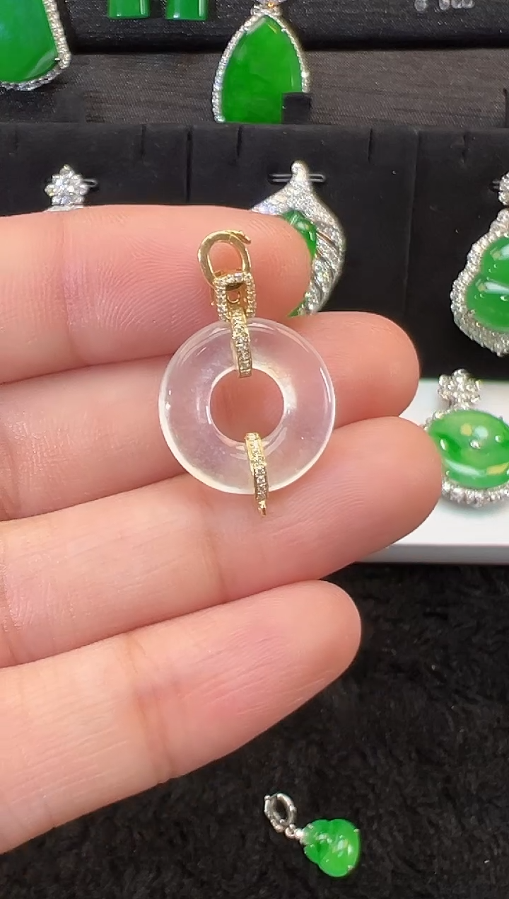 【闪购商品】翡翠吊坠(不含链)18K金镶嵌玻璃种白冰扣子吊坠