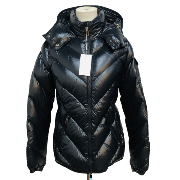 妃鱼/盟可睐/聚酰胺纤维/羽绒服/95新/凡2/3