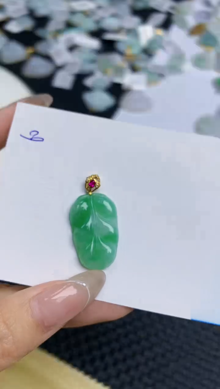 【闪购商品】翡翠颈饰18K金镶嵌天然翡翠A货