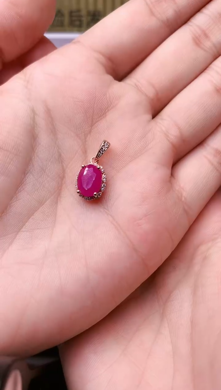 【闪购商品】红宝石颈饰银S925镶嵌........