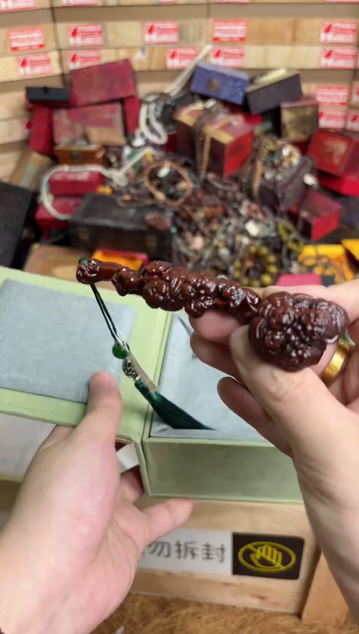 一铭文玩木作类材质手串无礼盒