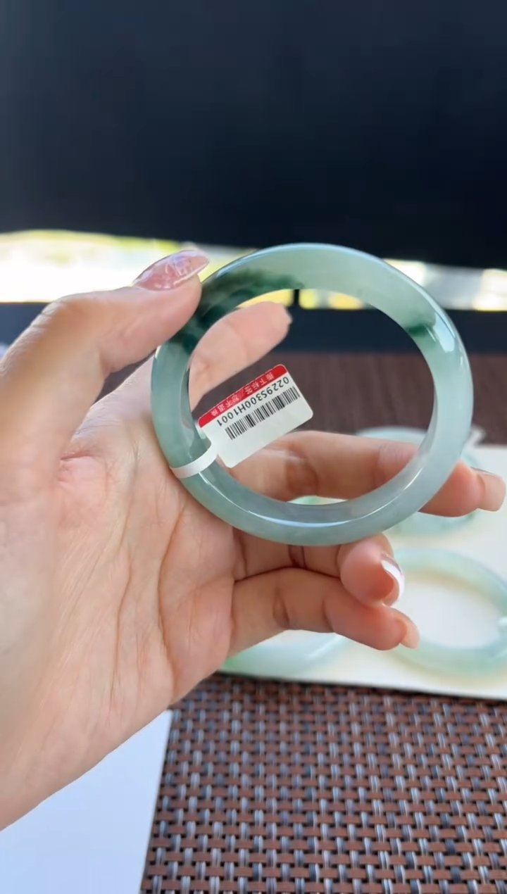 【闪购商品】翡翠手镯未镶嵌21号55.3*11.3*7.6