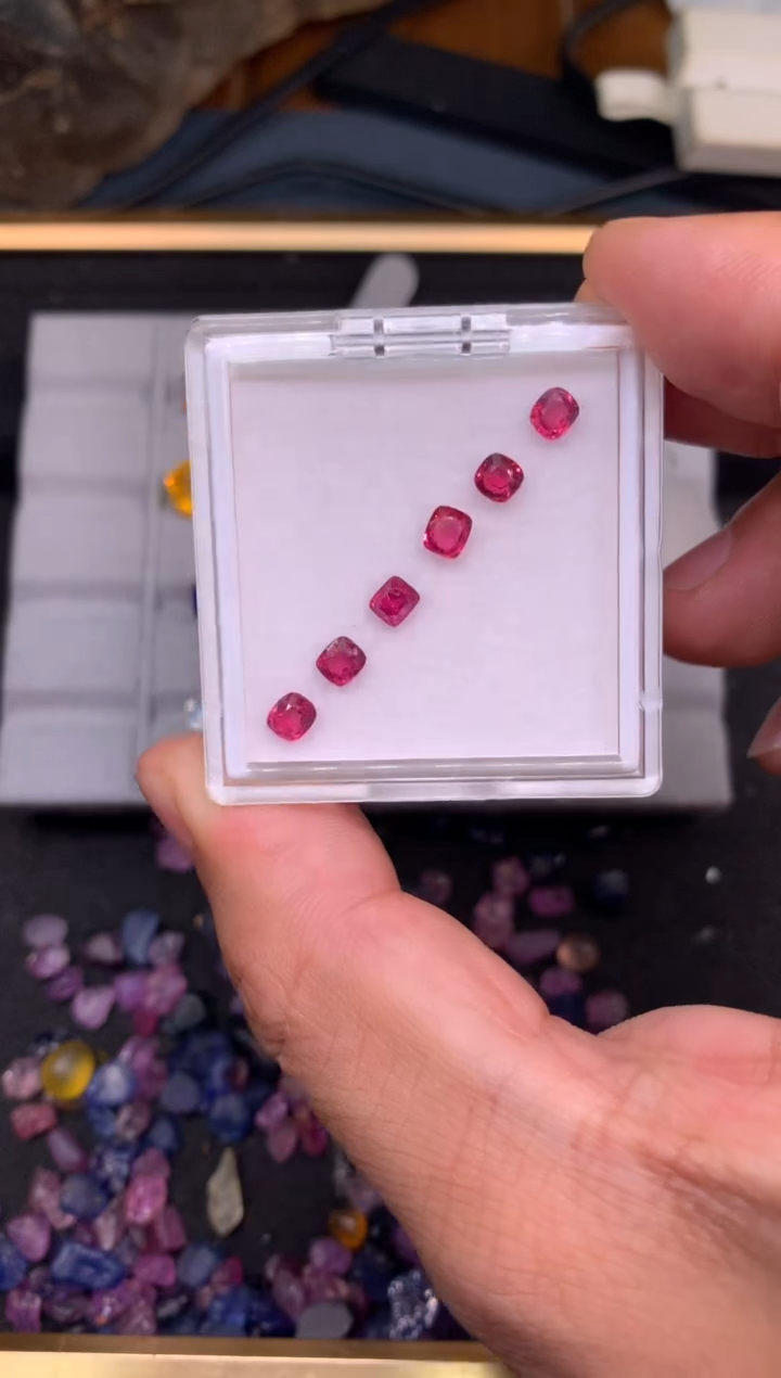 未镶嵌未镶嵌定制尖晶石2.2克拉