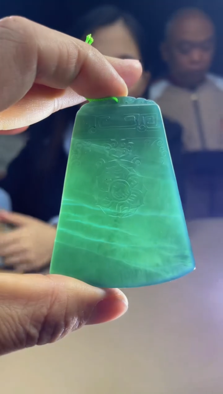 【闪购商品】定制翡翠未镶嵌        2428